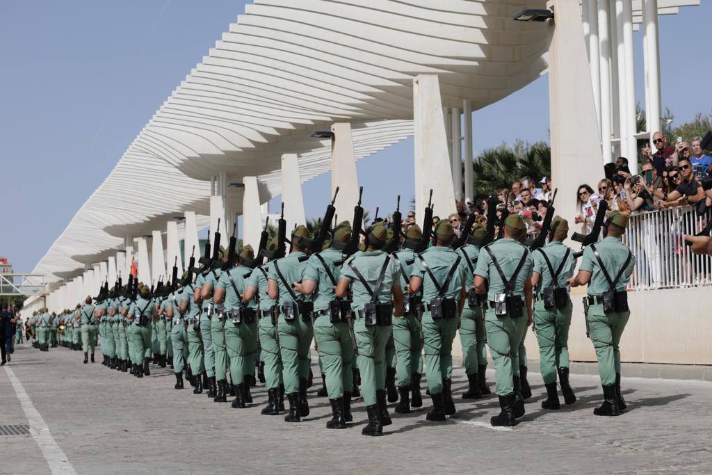 Las mejores fotos del desembarco de la Legión y del traslado del Cristo de Mena