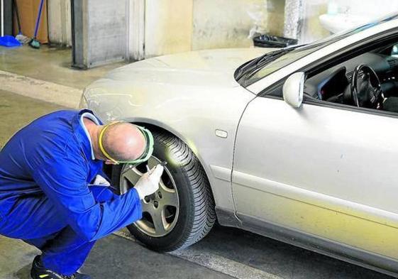 Aviso de la ITV a coches matriculados desde 1999 por una luz obligatoria