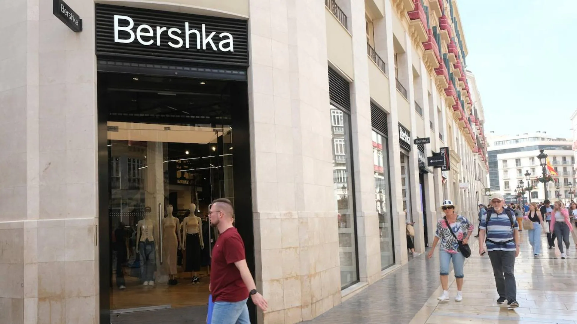 algun lado Abolladura alcohol Bershka cierra su local de la calle Larios tras 24 años en el Centro de  Málaga | Diario Sur