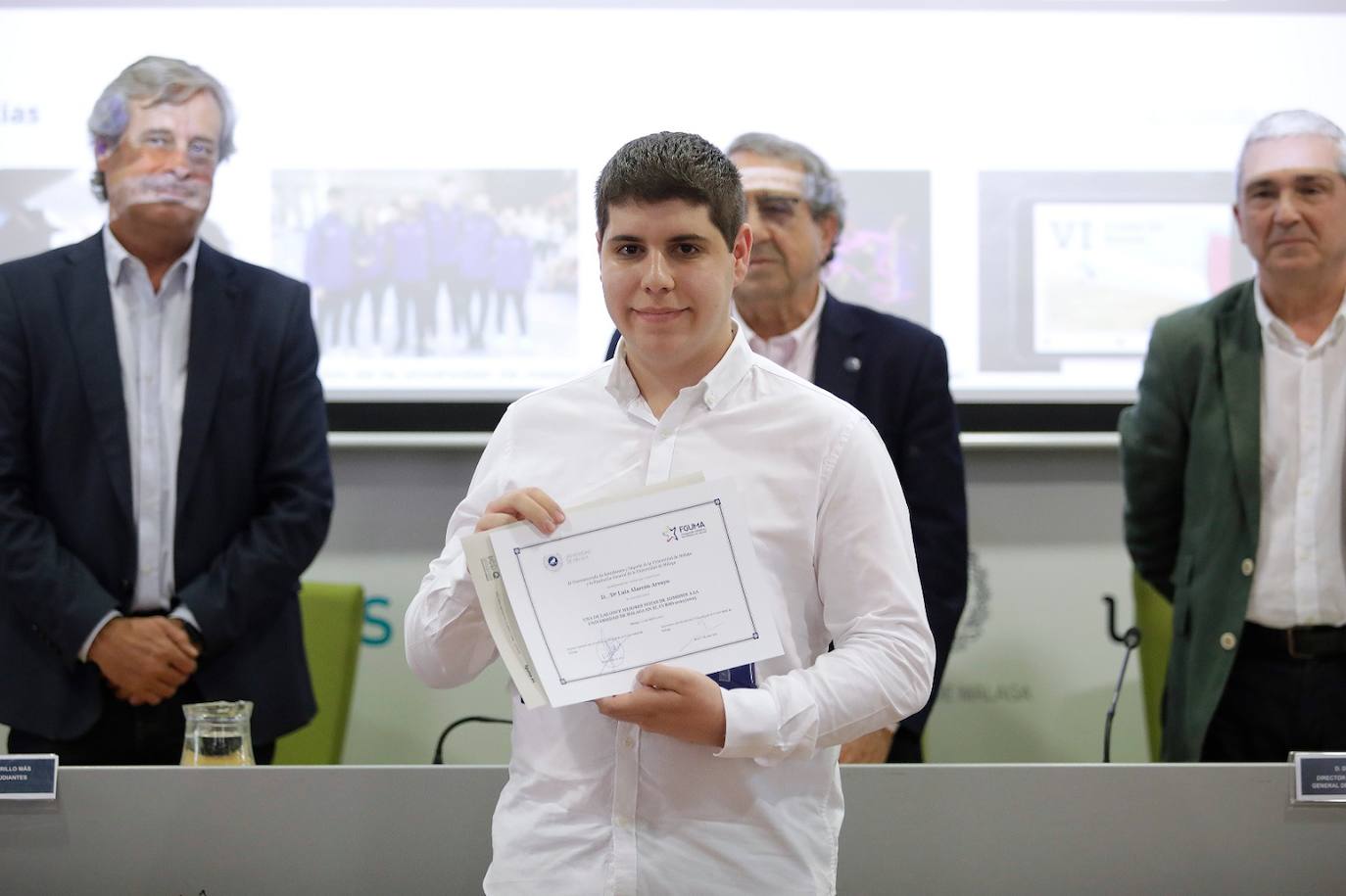 Grado en Matemáticas + Ingeniería Informática.