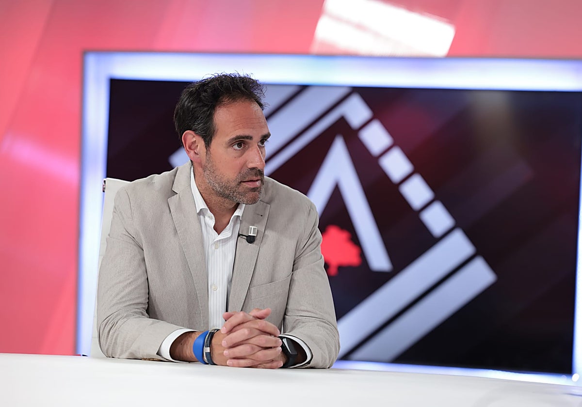 Javier Frutos: «Utilizan a la hostelería para hacer campaña electoral»