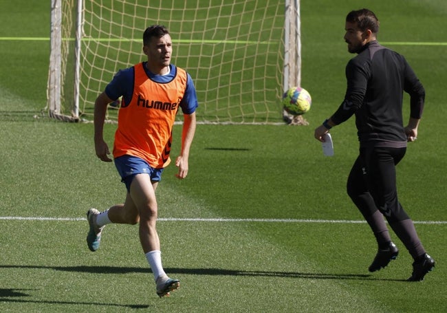 Álex Gallar, durante el entrenamiento de ayer.