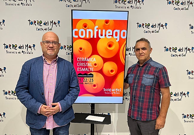 Acto de presentación de la iniciativa, este martes en la sede de la Tenencia de Alcaldía de Torre del Mar.