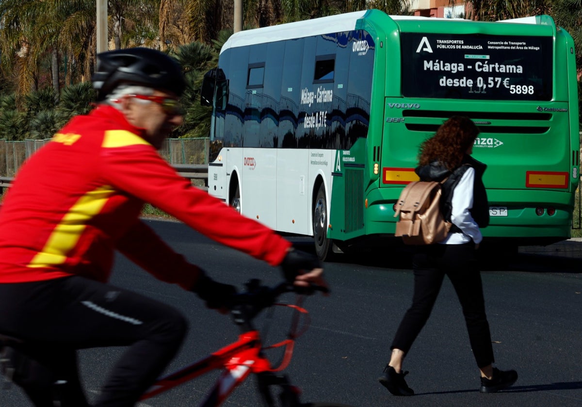 Sindicatos cargan contra la posibilidad de que los buses interurbanos  puedan coger viajeros en Málaga capital | Diario Sur