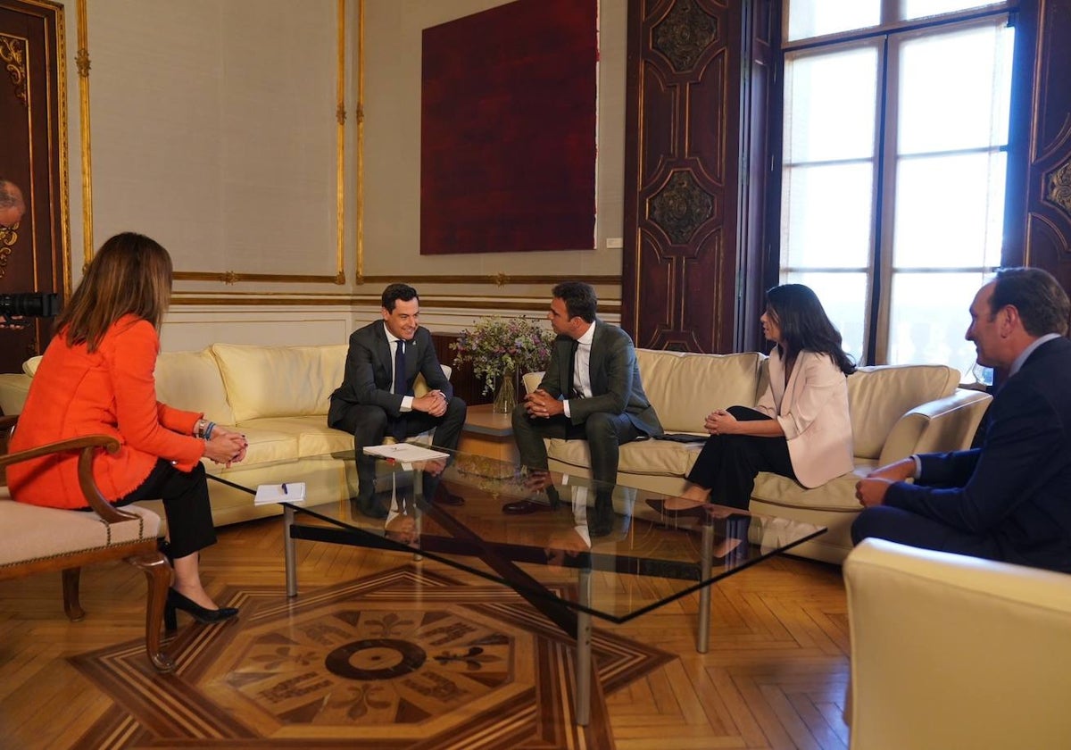 Un momento de la reunión de Fadeco Promotores con el presidente andaluz.