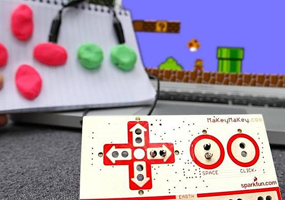 RetroPixel Málaga: La evolución de la informática y los videojuegos toma la Facultad de Derecho