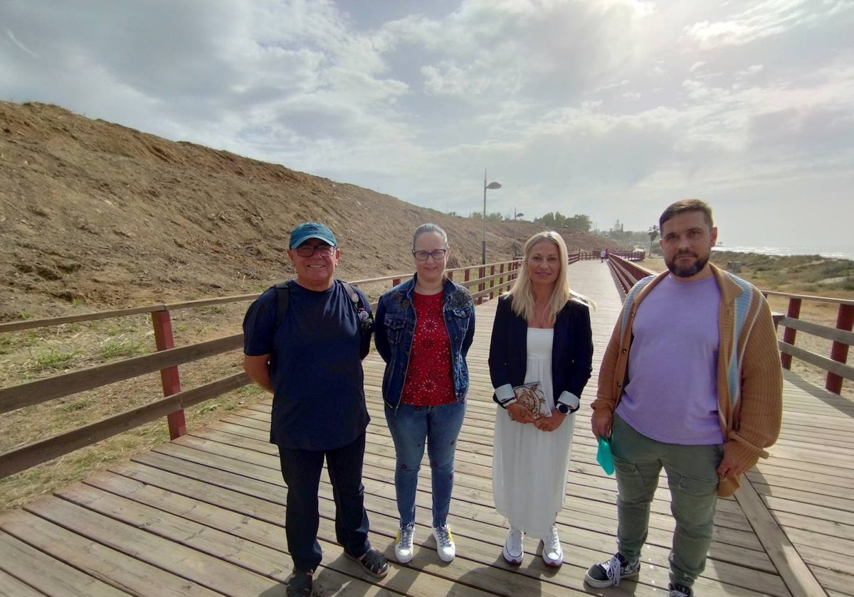 Victoria Morales ha presentado algunas de las propuestas de protección medioambiental de Unidas con Podemos junto a miembros de su equipo.