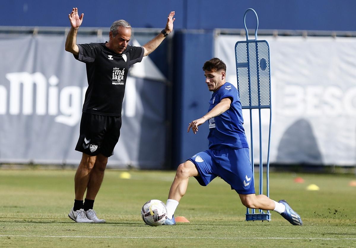 Cristian durante un ejercicio del entrenamiento de este miércoles.