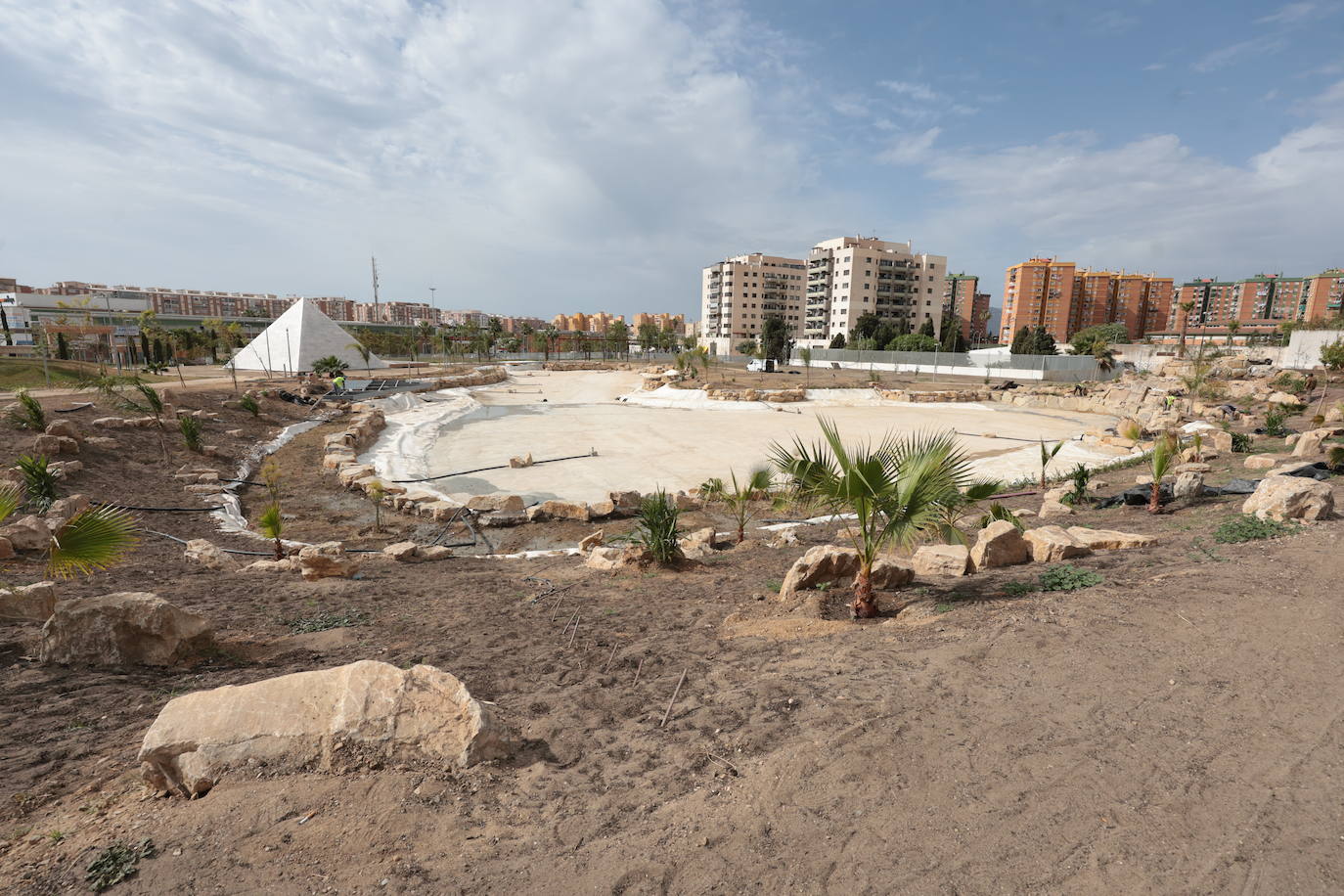 El parque de San Rafael empieza a brotar en Málaga tras casi una década de obras