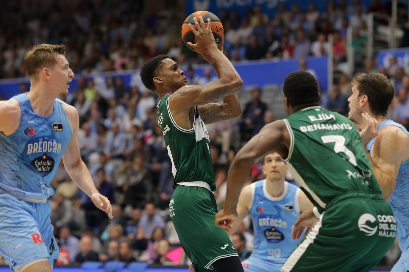 El Unicaja gana en Lugo