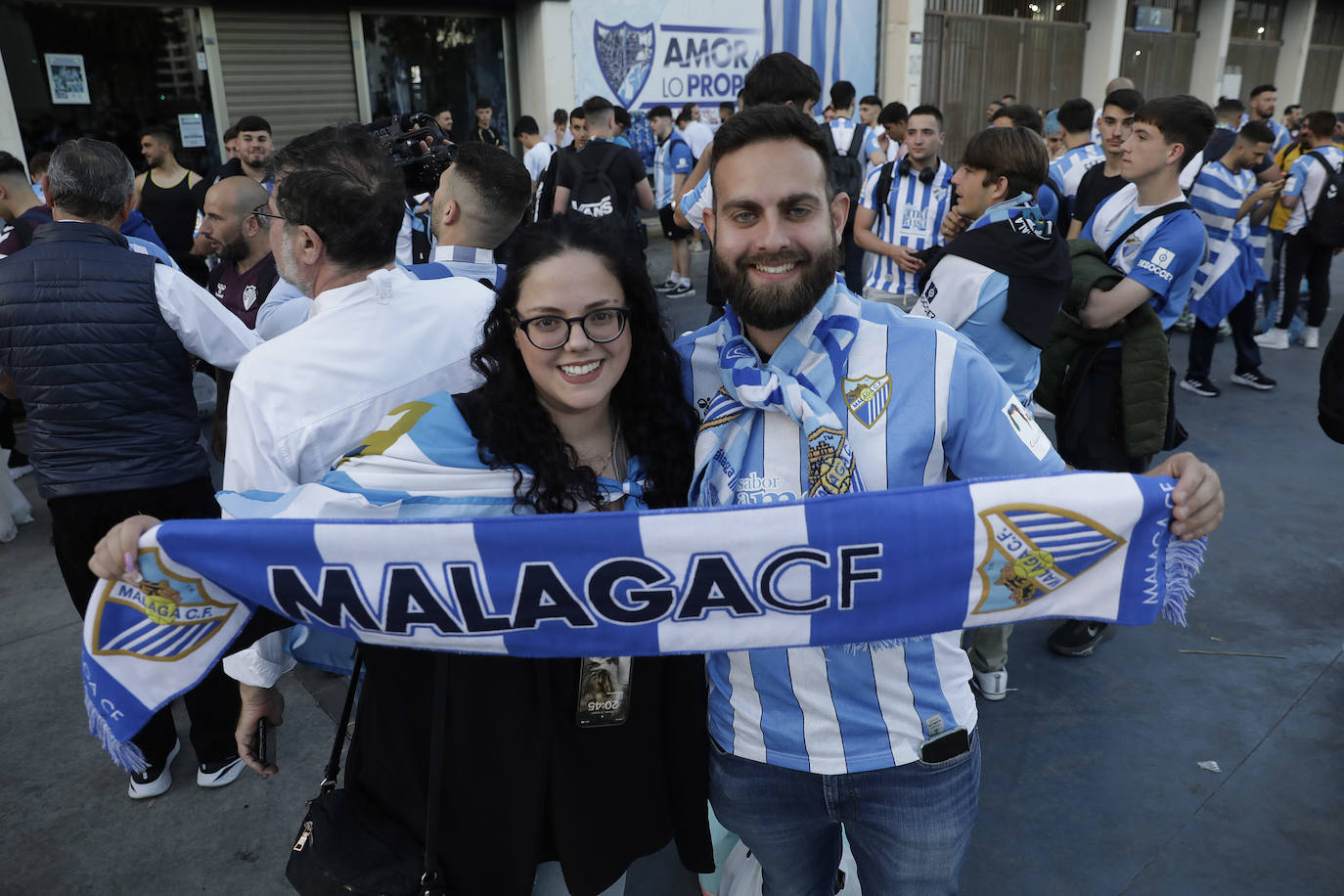 Los aficionados del Málaga parten con ilusión a Lugo