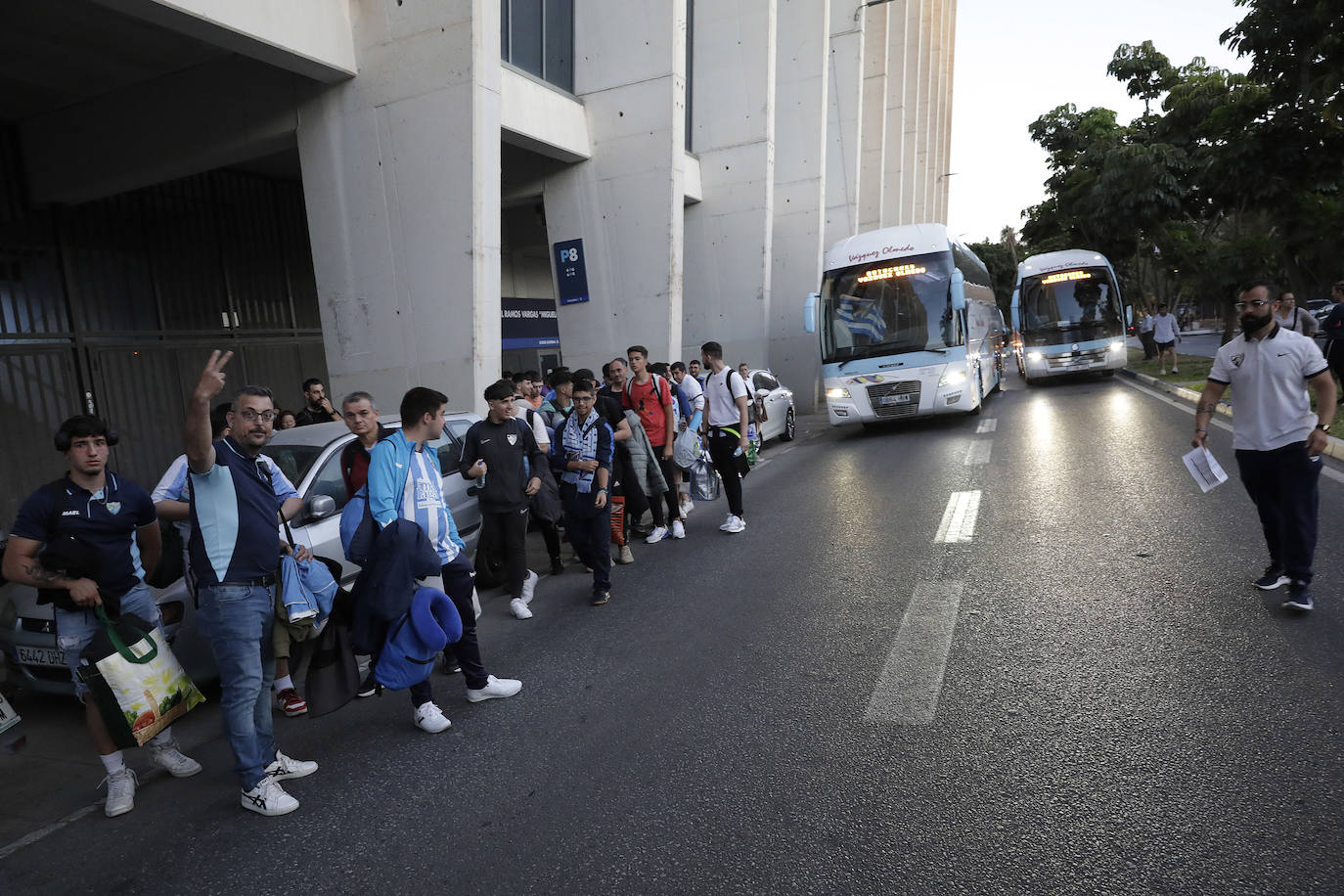 Los aficionados del Málaga parten con ilusión a Lugo