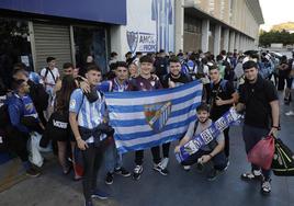 Los aficionados del Málaga parten con ilusión a Lugo