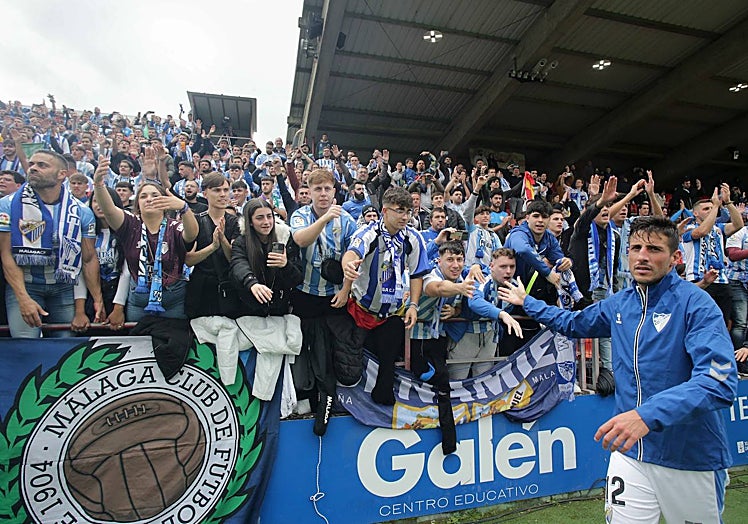 Pablo Chavarría, tras saludar a los aficionados al término del partido.