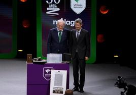 Azuaga y Domínguez, durante la gala del 30 aniversario del Unicaja.