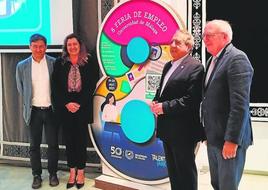 El vicerrector de Innovación Social y Emprendimiento, Rafael Ventura; la diputada de Empleo, María Esperanza González; el rector, José Ángel Narváez, y el presidente del Consejo Social de la UMA, Antonio Urda.