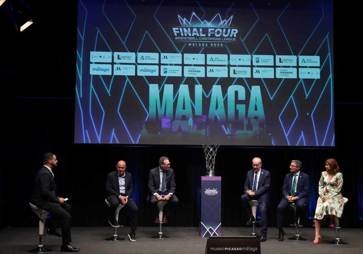 El trofeo de la Basketball Champions League preside el acto para el sorteo de la Final Four, celebrado en el Museo Picasso Málaga.