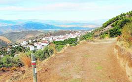 Canillas de Aceituno es punto de partida y llegada de la Gran Senda de Málaga.