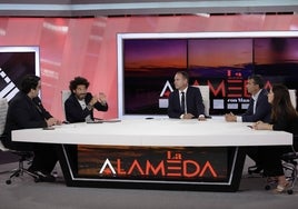 Paco Ávila, invitado al programa que dirige Manolo Castillo, en el que estuvieron los periodistas Alberto Gómez, Javier Recio y Nuria Triguero.