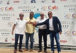 La presentación ha estado a cargo del concejal de Deportes, Manuel Cardeña, el presidente del Real Club Marítimo Marbella, Fernando Oltra, el director de la regata, Daniel Cuevas, y el director técnico de la Federación de Vela de Ceuta, Ignacio Tendero.