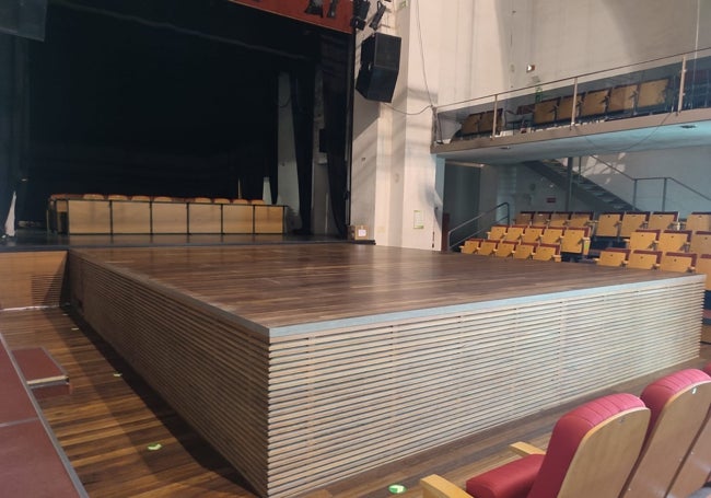 Imagen de la plataforma del teatro veleño.