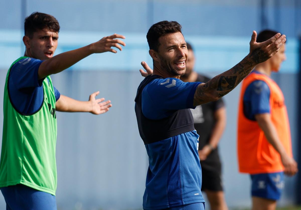 Rubén Castro durante el entrenamiento de este jueves en La Rosaleda.