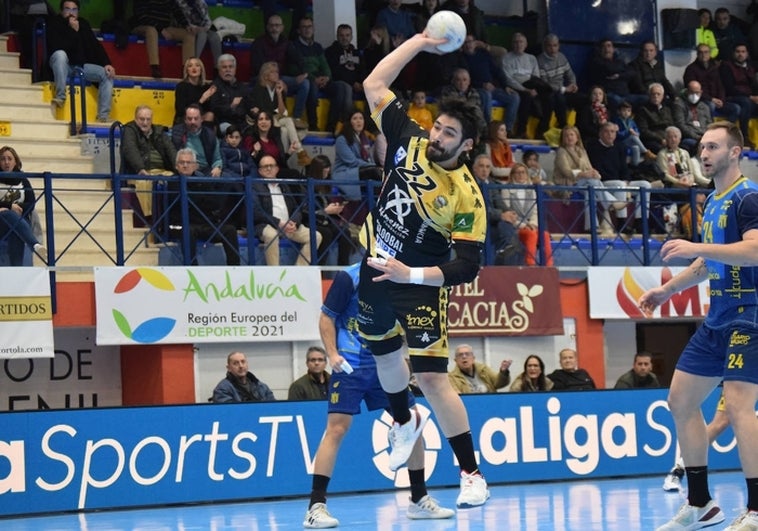 Javi García, en un partido con el Ángel Ximénez Puente Genil.