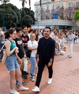 Imagen secundaria 2 - Javier Castillo llena la Feria del Libro de Málaga