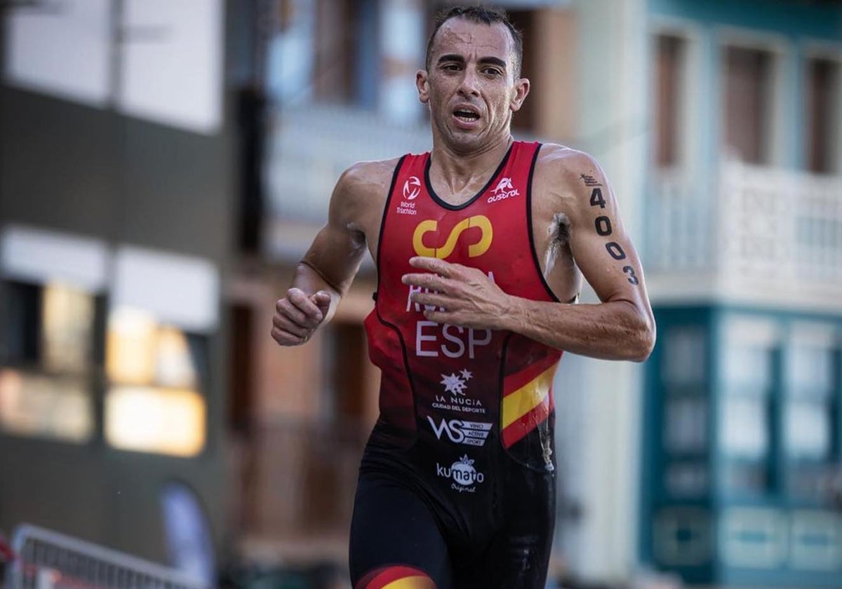 El triatleta rinconero, en el Europeo disputado el pasado septiembre en el País Vasco.