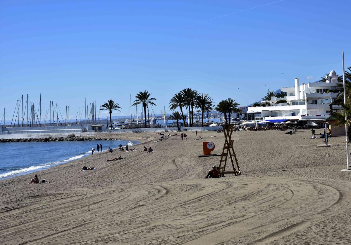 Málaga vuelve a convertirse este verano en la provincia andaluza con más banderas azules