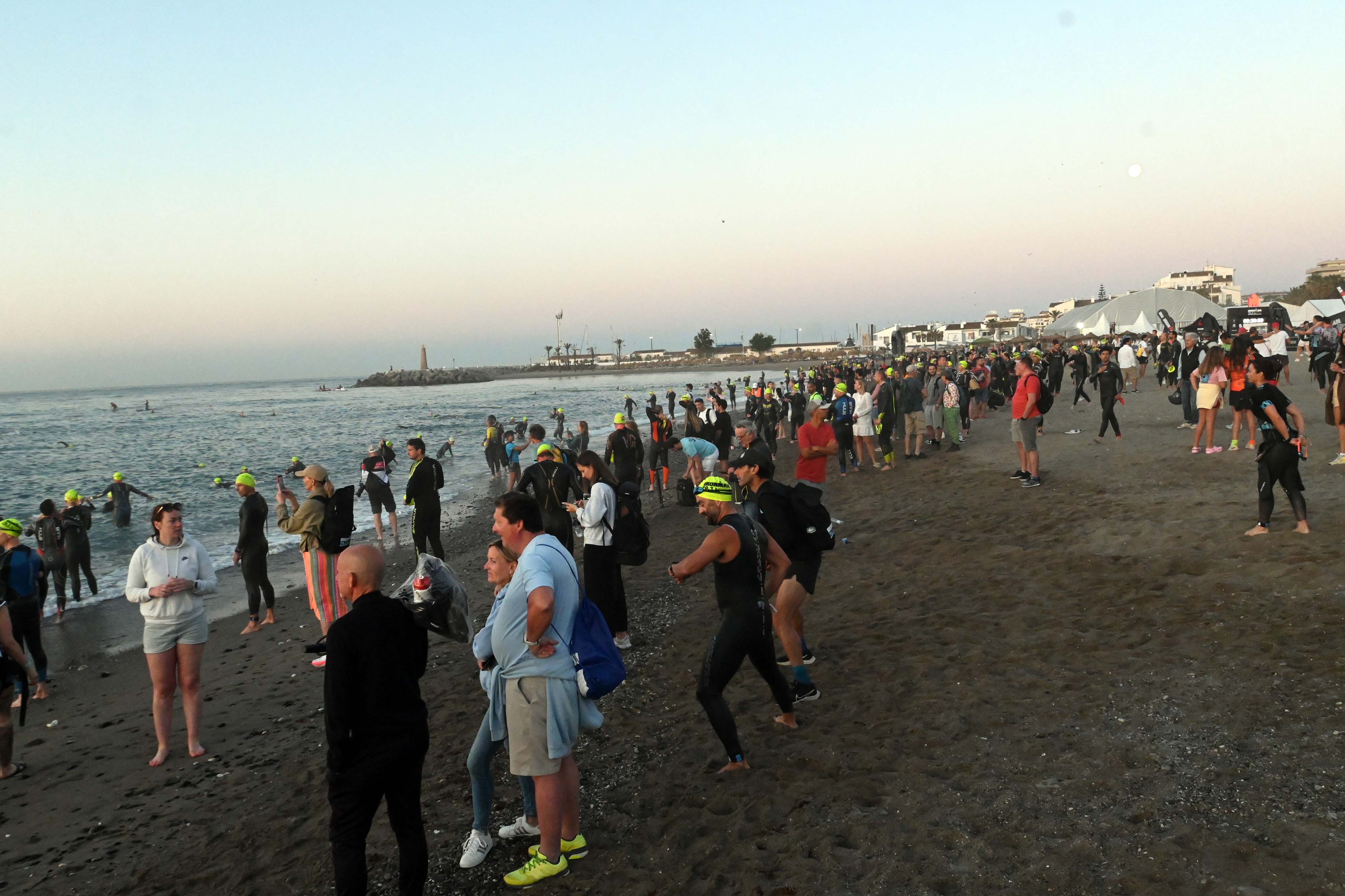 Más de 1.500 triatletas se dan cita en el Ironman 70.3 Marbella