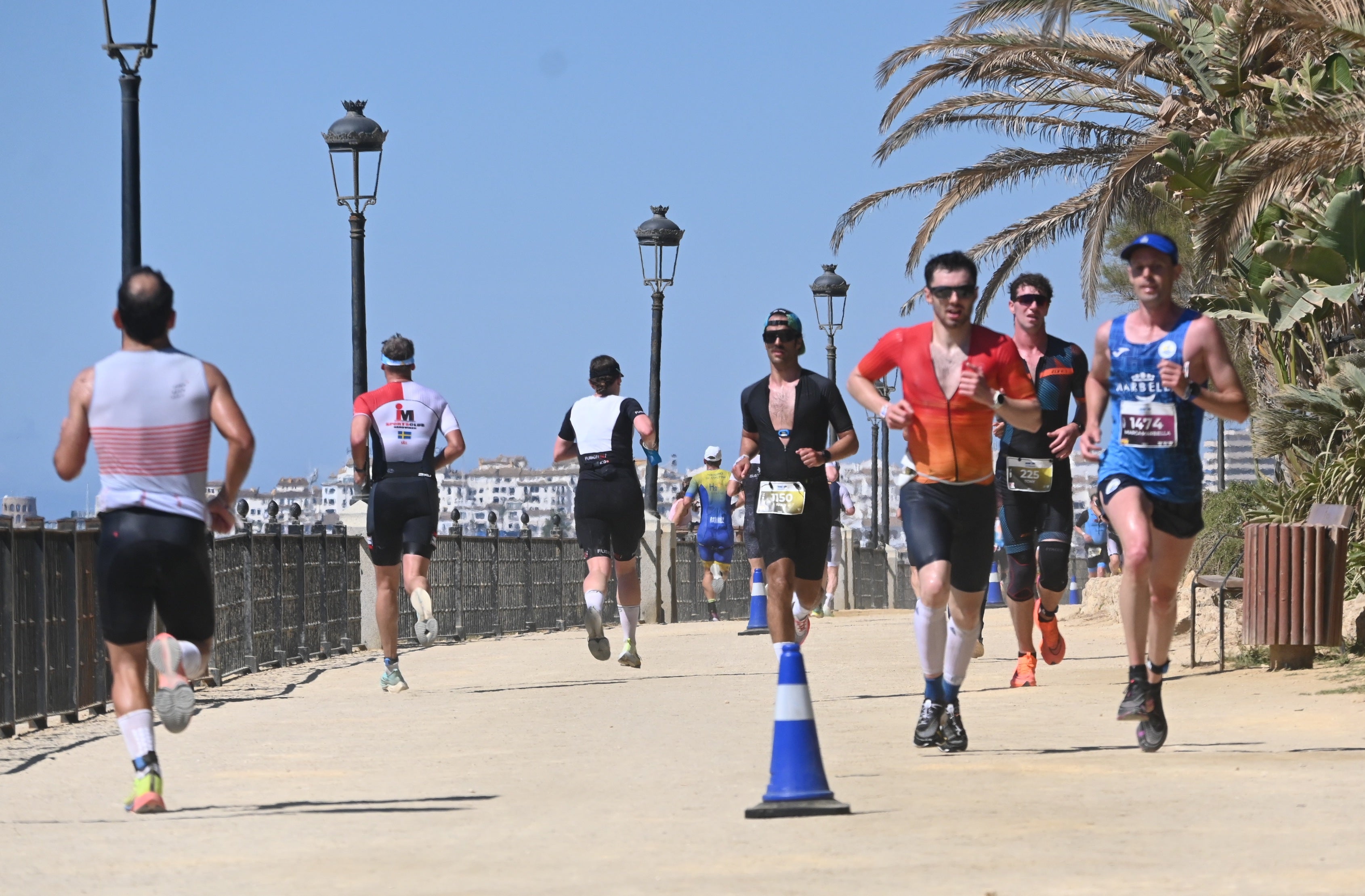 Más de 1.500 triatletas se dan cita en el Ironman 70.3 Marbella