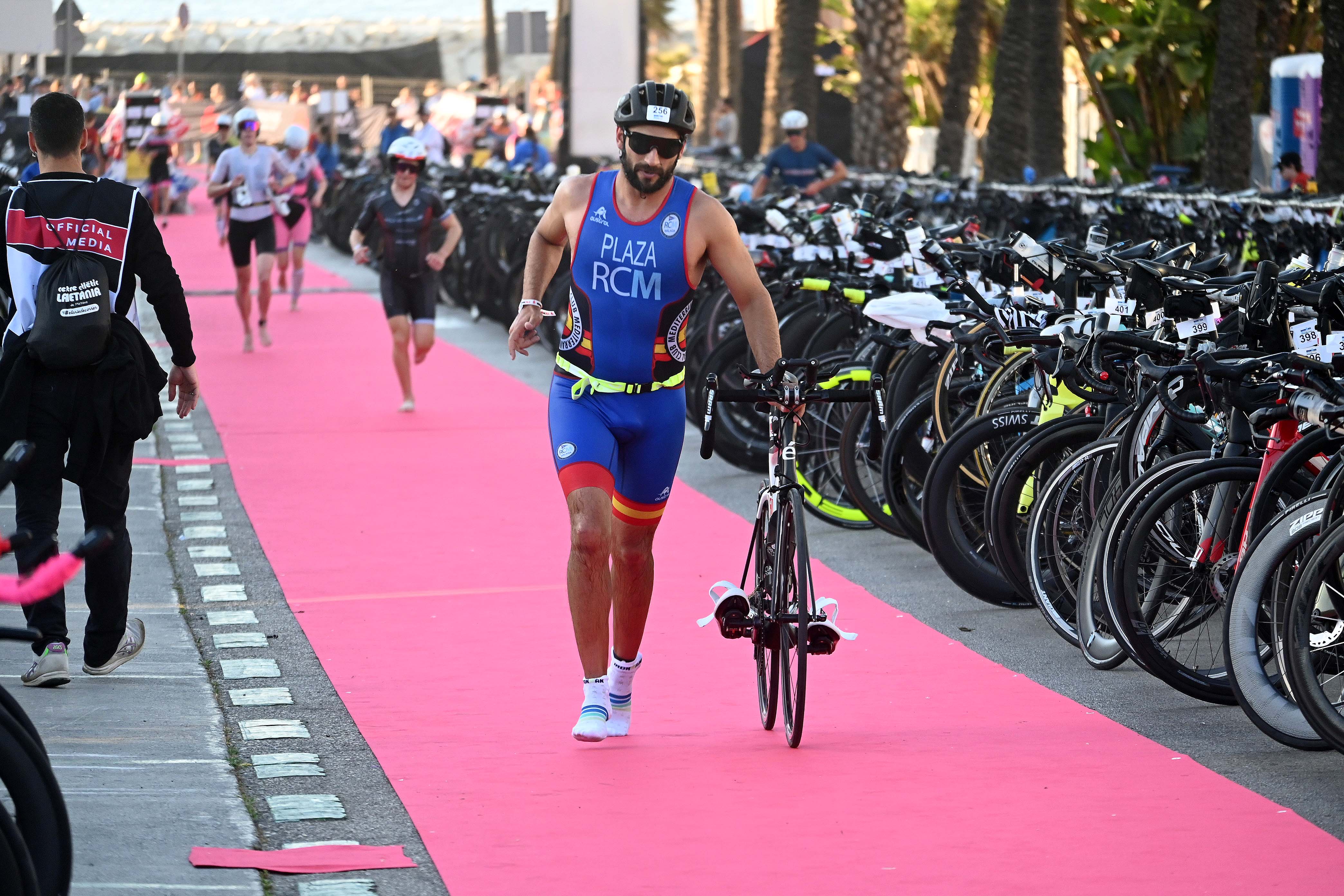 Más de 1.500 triatletas se dan cita en el Ironman 70.3 Marbella