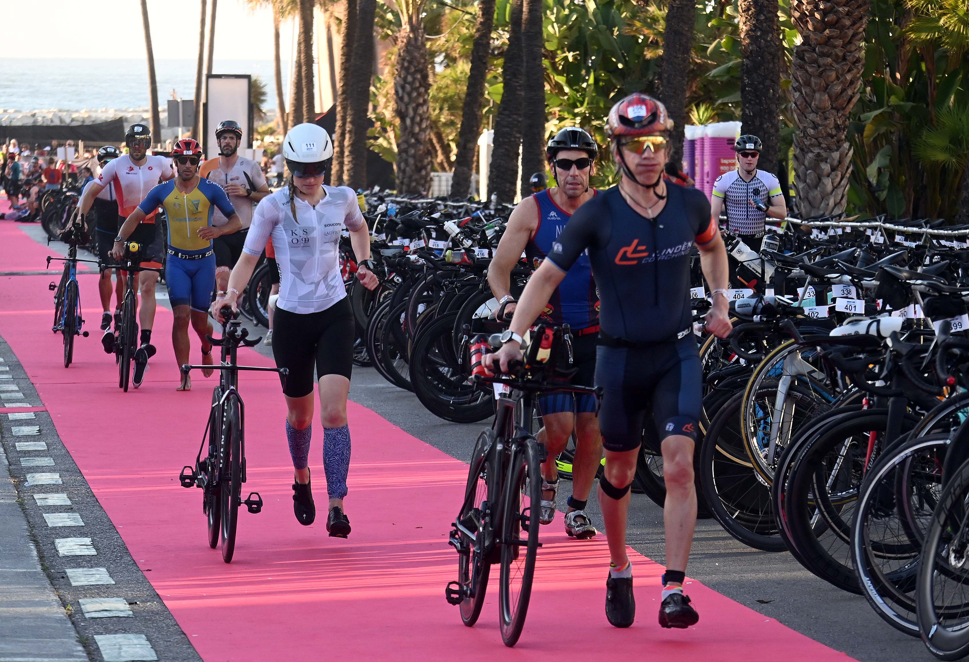 Más de 1.500 triatletas se dan cita en el Ironman 70.3 Marbella