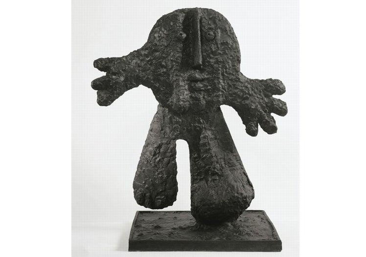 'Personaje', escultura de Picasso de 1960 que se expone en 'Materia y cuerpo'.