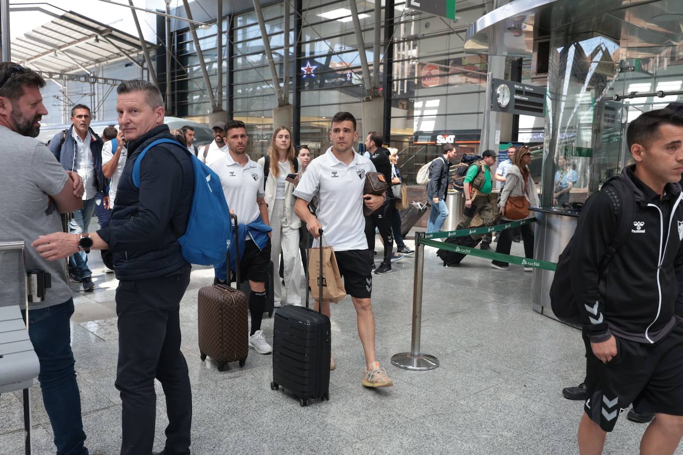 Regreso del Málaga tras la derrota en Ponferrada