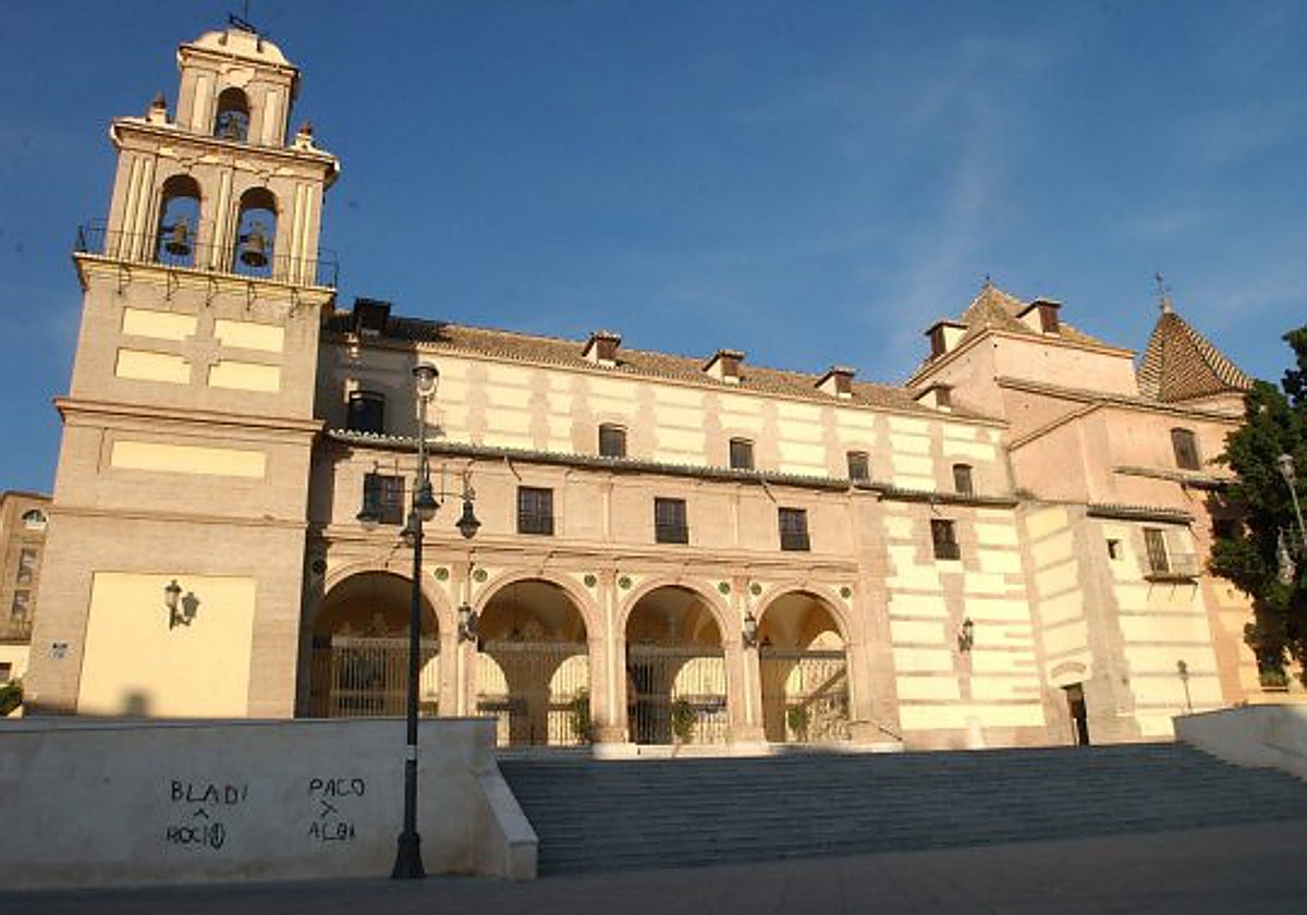 Roba varios enseres en el Santuario de la Victoria y lo pillan llevándolos en un carrito de bebé