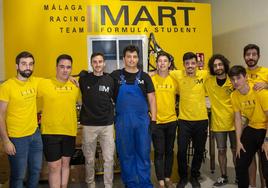 Miembros del equipo de Mart en su taller.