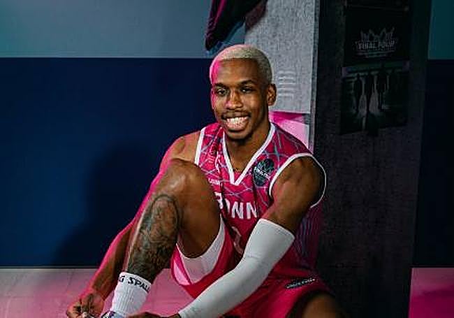 TJ Shorts, del Telekom Bonn.