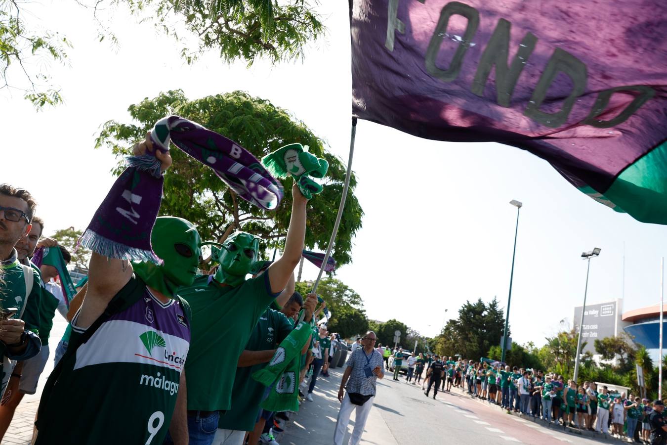 Espectacular recibimiento de la afición al Unicaja