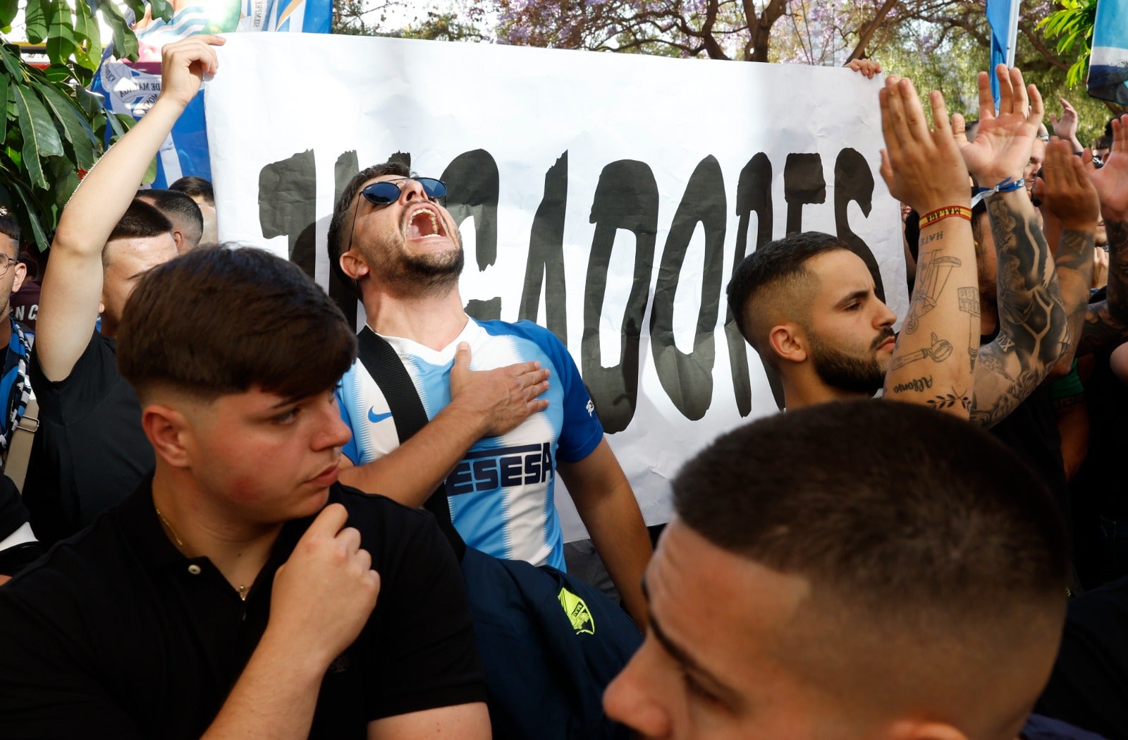 Protesta de la afición del Málaga contra jugadores y directiva
