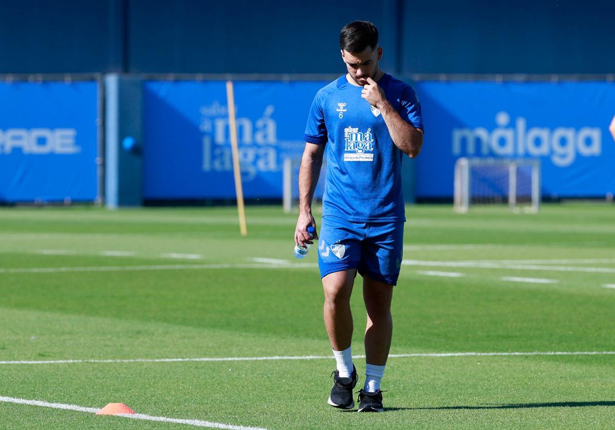 El futbolista del Málaga, Ramón, en el entrenamiento de este lunes.