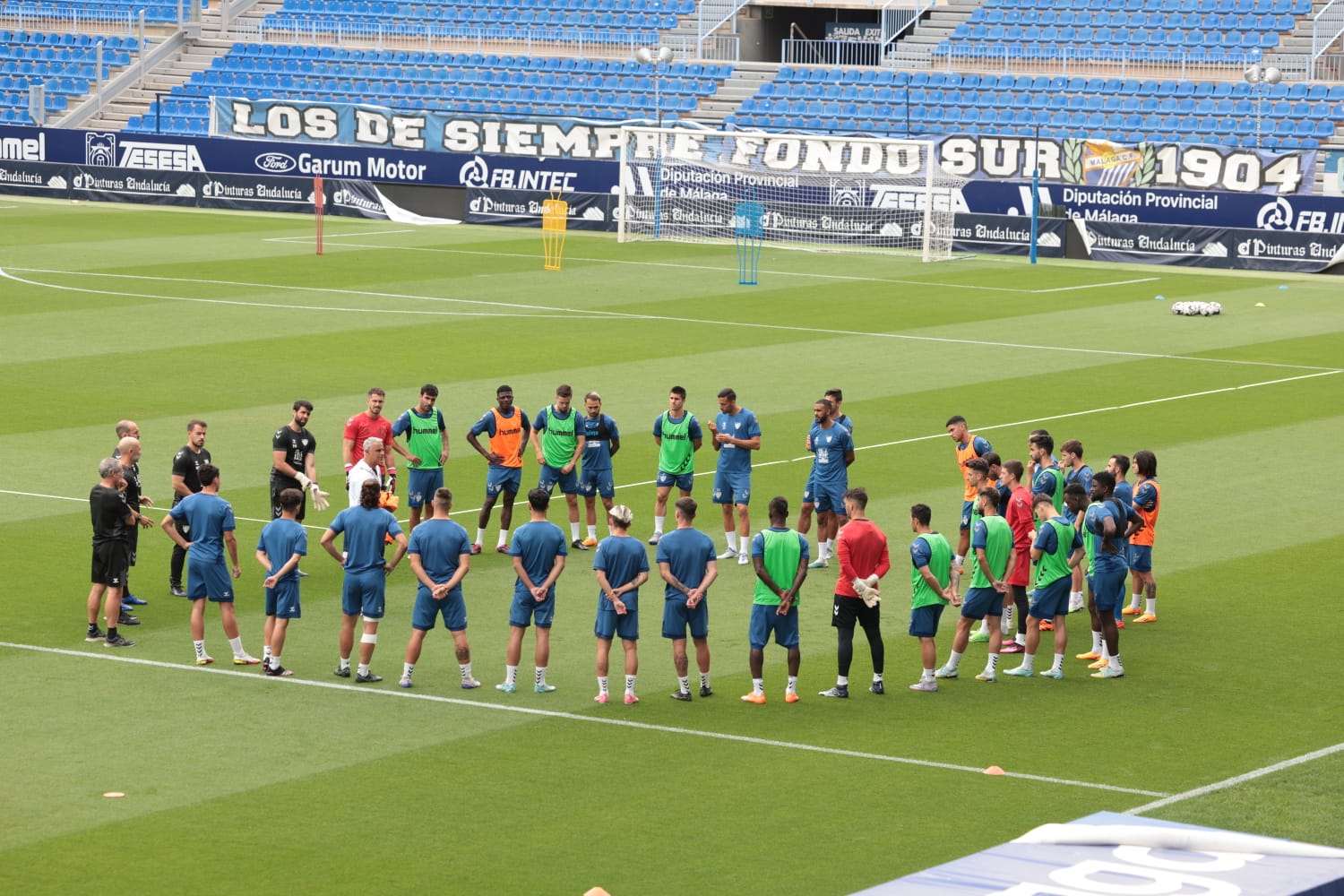 Las fotos del entrenamiento del Málaga, con gran presencia de canteranos