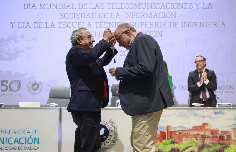 Medalla para el profesor Camacho, que fue también rector de la UMA en funciones.