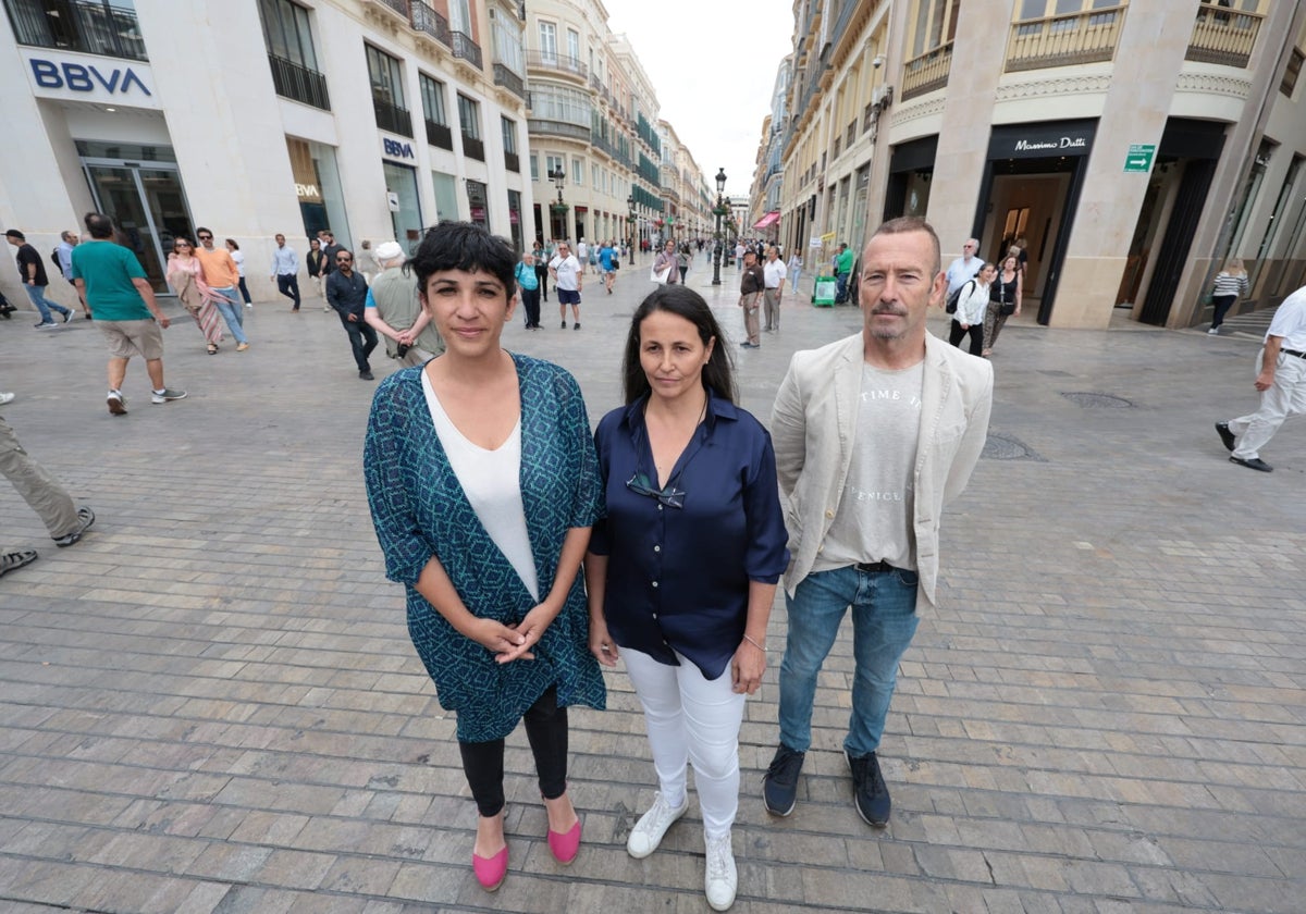 Toni Morillas atiende a los medios, este jueves, en la calle Larios.