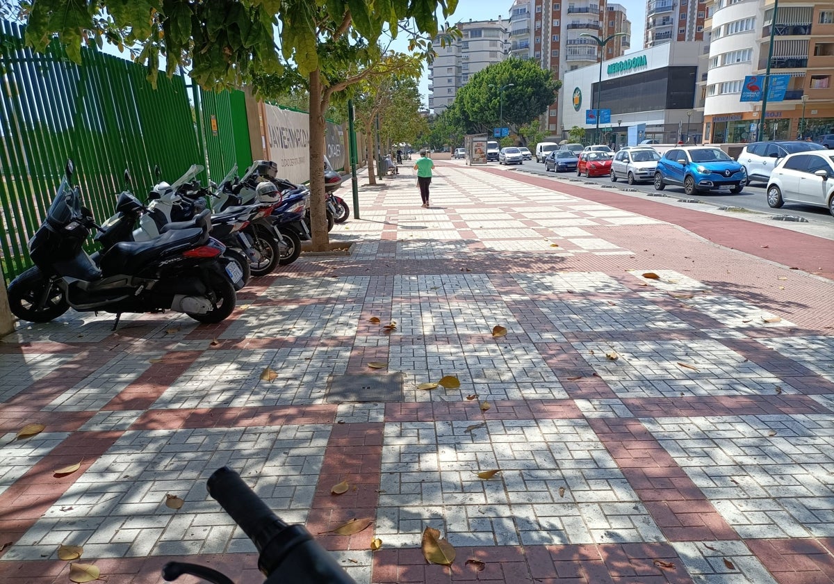 Vista de las motos aparcadas donde ahora está prohibido.