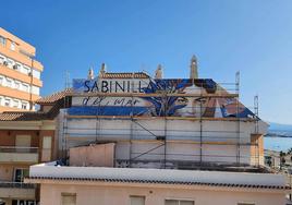 El nuevo mural en Sabinillas avanza a buen ritmo