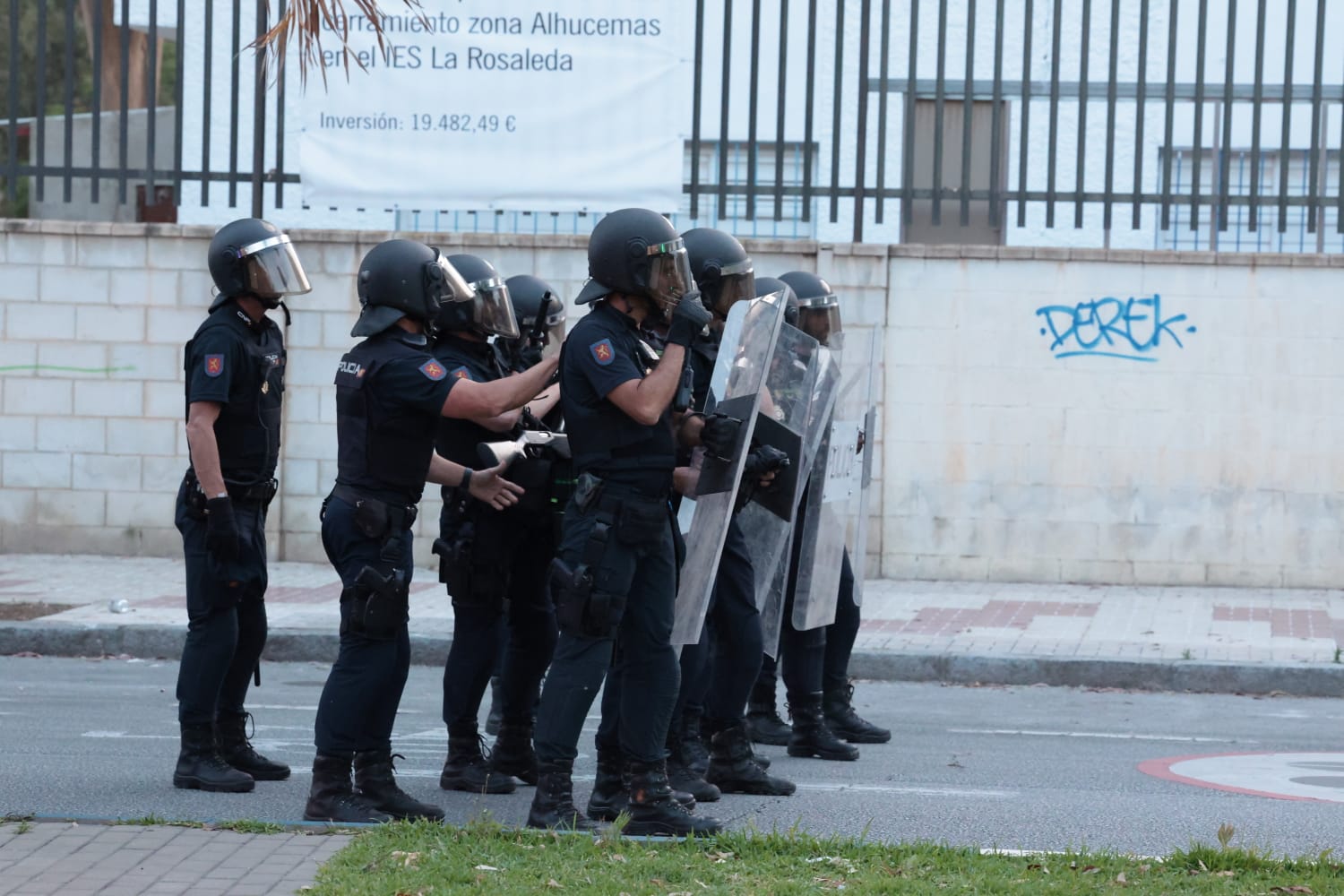 Protestas y cargas policiales en La Rosaleda tras el partido