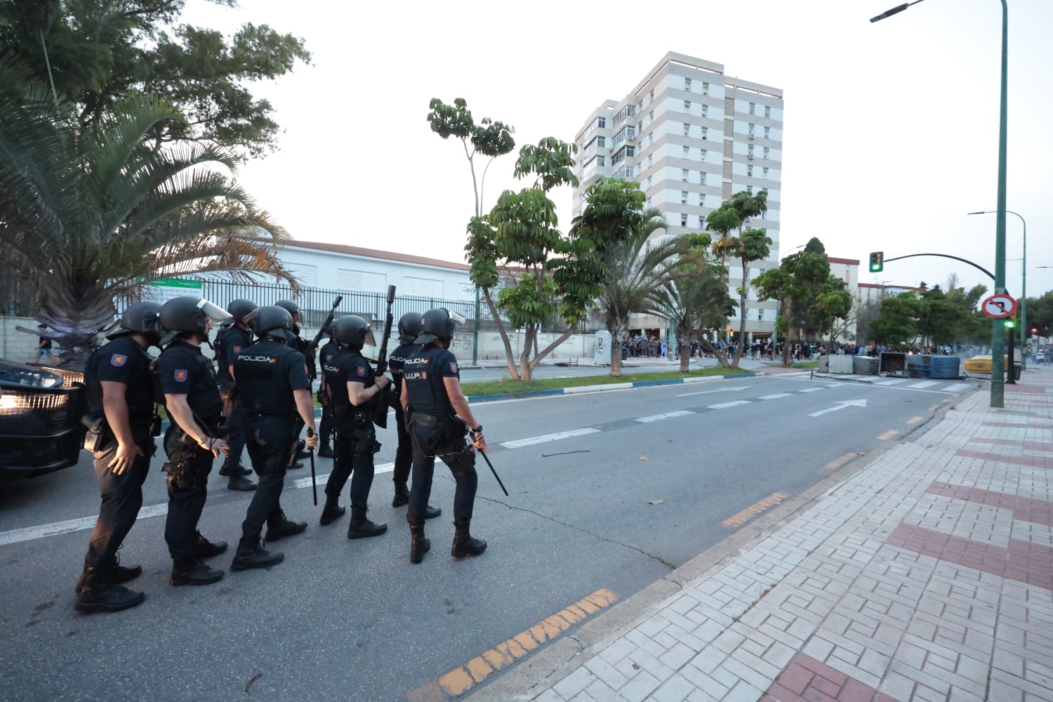 Protestas y cargas policiales en La Rosaleda tras el partido