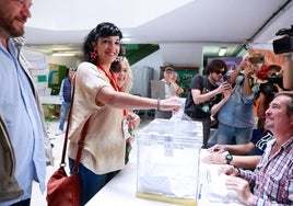 Toni Morillas ejerce su derecho al voto en Huelin.